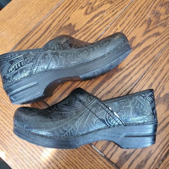 Dansko Women's Professional Black Tooled Leather C - Picture 3 of 8